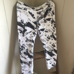 Fabletics Crop Leggings